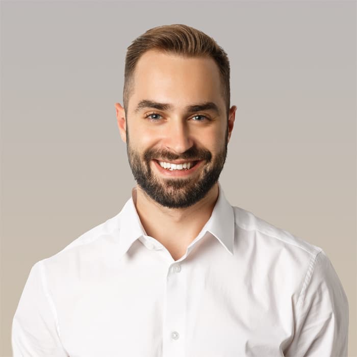 photo de face de Mathieu Mercier